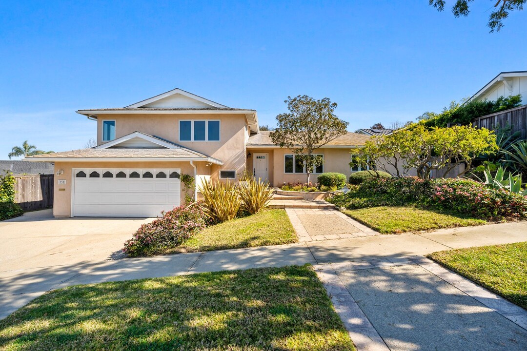 732 Bison Ave in Newport Beach, CA - Building Photo