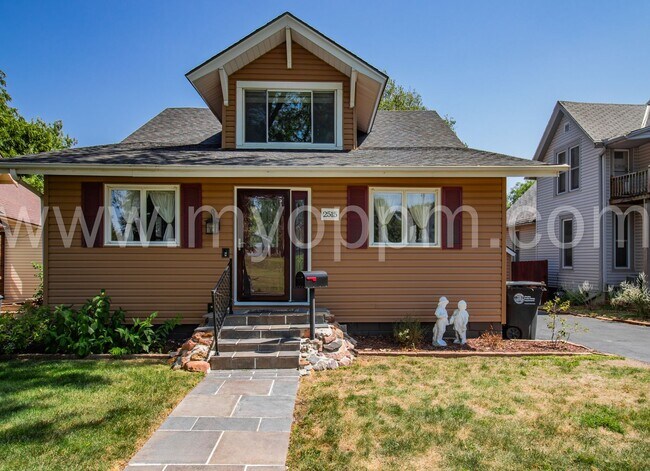 property at 2515 Hanscom Blvd