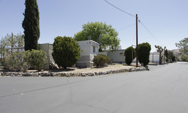 55524 Yucca Trl in Yucca Valley, CA - Foto de edificio - Building Photo