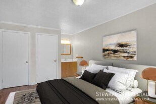 1827 Harris St in Eugene, OR - Building Photo