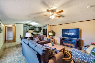 Pearce Point in Albany, GA - Building Photo - Building Photo