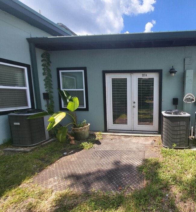 207 W King St, Unit A