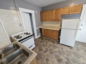 2059 W 105th St in Cleveland, OH - Building Photo - Building Photo