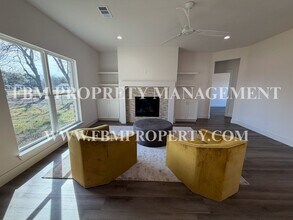 903 Sunrise Ave in Ennis, TX - Building Photo - Building Photo