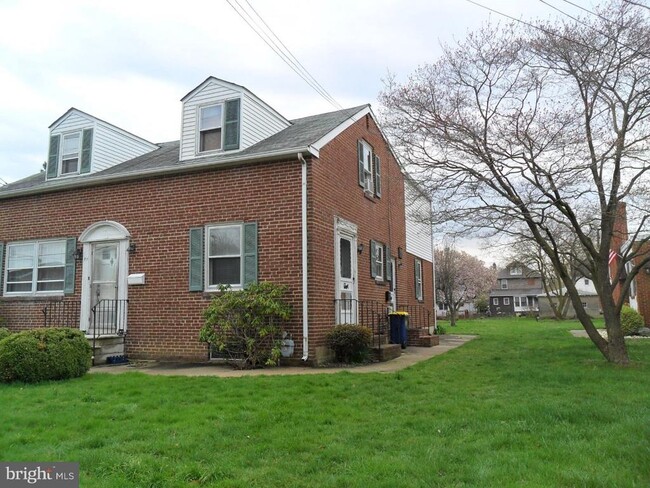 property at 27 W 7th St