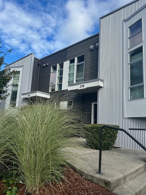 2358 Yakima Ct in Tacoma, WA - Foto de edificio - Building Photo