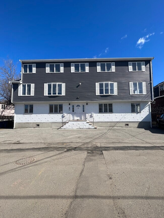 36 Sears St, Unit 4