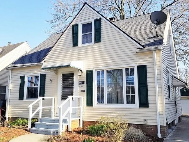 property at 13206 Rockside Rd