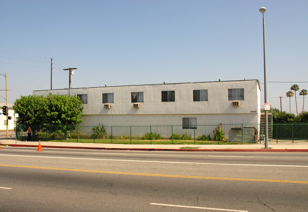 20463 Vanowen St in Canoga Park, CA - Foto de edificio