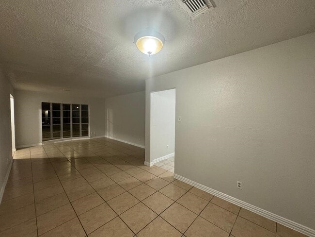 12643 Chiswick Rd in Houston, TX - Building Photo - Building Photo