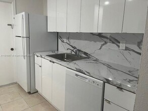 13823 SW 90th Ave in Miami, FL - Building Photo - Building Photo