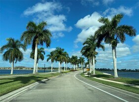 10044 Siesta Bay Dr in Naples, FL - Building Photo
