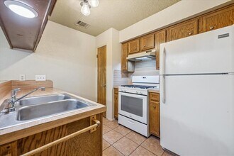 702 Rollingway Dr in Round Rock, TX - Building Photo - Building Photo