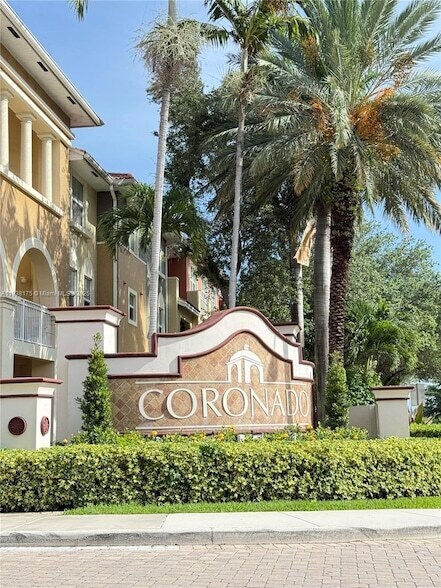 10805 NW 89th Terrace, Unit 1024 in Doral, FL - Building Photo