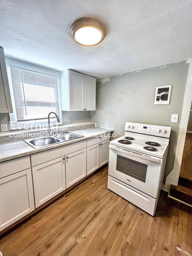 100 Chestnut St in Newark, OH - Foto de edificio - Building Photo