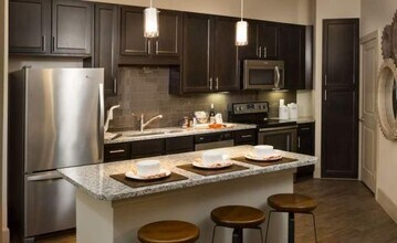 10300 Katy Fwy in Houston, TX - Building Photo - Building Photo