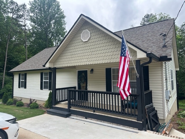 property at 3503 Lakeview Dr