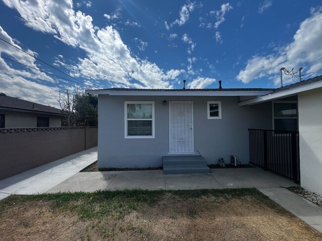 14101 1/2 Anderson Pl