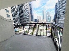 999 SW 1st Ave, Unit 1808 in Miami, FL - Building Photo - Building Photo