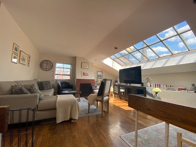 63 Marlborough St, Unit 6 in Boston, MA - Foto de edificio - Building Photo