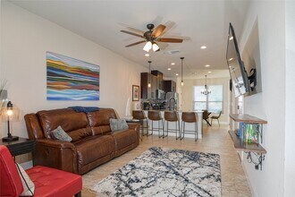 565 Demarett Dr in Lago Vista, TX - Building Photo - Building Photo