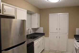 927 Bluebird Dr in Irving, TX - Building Photo - Building Photo