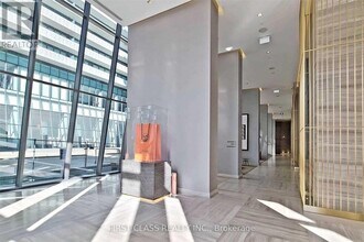 50A-950 Charles St E in Toronto, ON - Building Photo - Building Photo