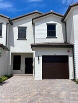 210 SW 159th Ct in Pembroke Pines, FL - Building Photo