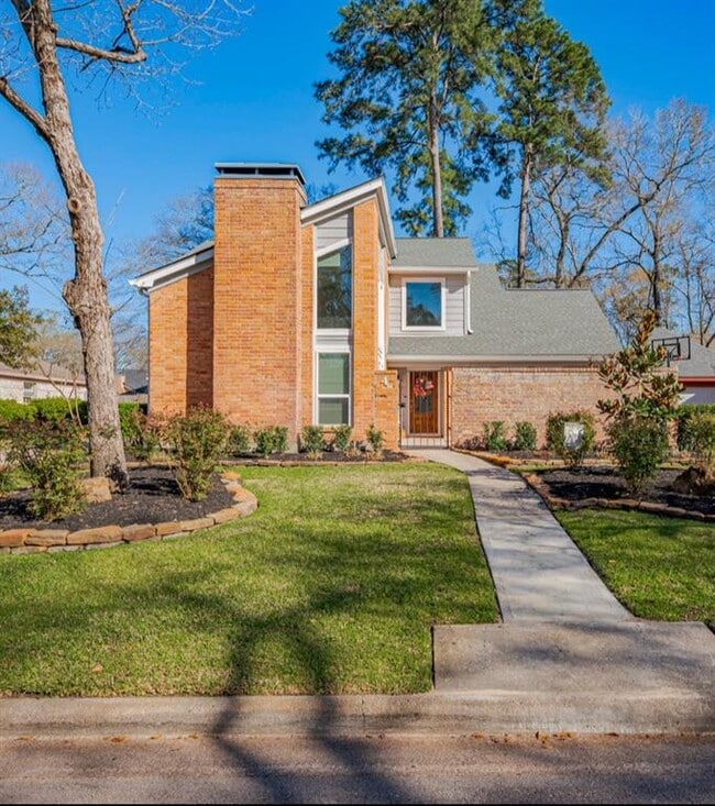 property at 4 Kensington Ct