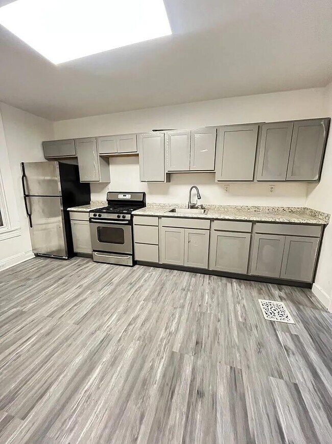 639 N Kenwood Ave in Baltimore, MD - Foto de edificio - Building Photo