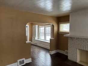 476 E 148th St in Cleveland, OH - Building Photo - Building Photo