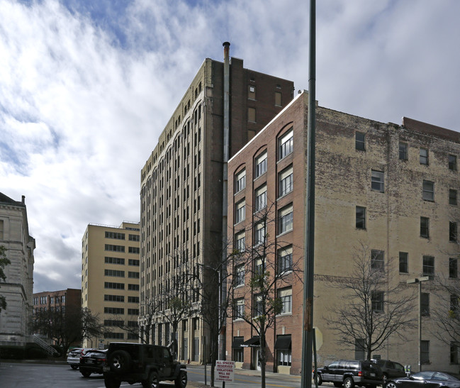 Patten Towers in Chattanooga, TN - Building Photo - Building Photo