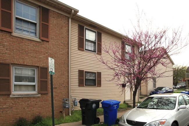 209 Pine St in Lexington, KY - Foto de edificio - Building Photo