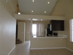 7553 Grassy Bank St in Las Vegas, NV - Building Photo - Building Photo