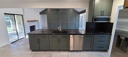 1723 Lakeway Blvd in Lakeway, TX - Building Photo - Building Photo