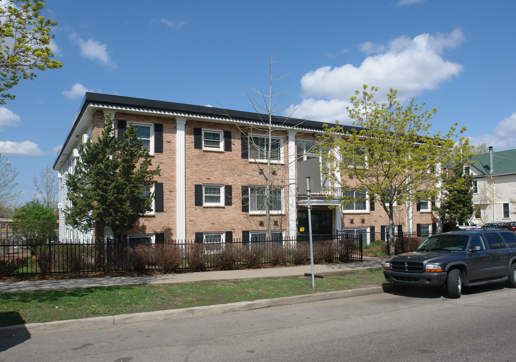 Portland Gardens in Minneapolis, MN - Building Photo