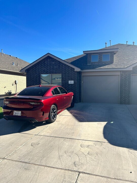 2116 N Jayton Ave in Lubbock, TX - Foto de edificio