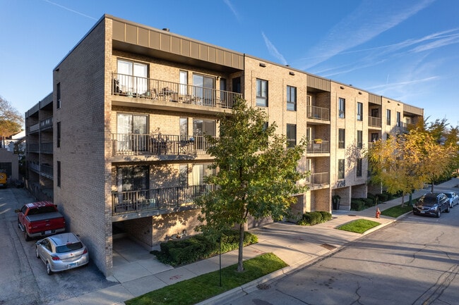 724 12th St in Wilmette, IL - Building Photo - Building Photo
