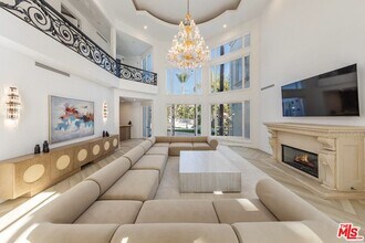 504 Elm Dr in Beverly Hills, CA - Building Photo - Building Photo