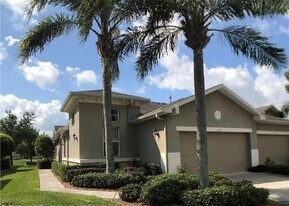2430 Sifield Greens Way in Sun City Center, FL - Building Photo