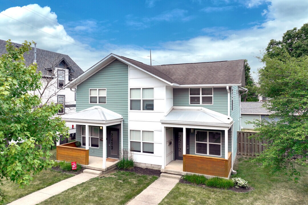Townhomes at Fall Creek Place in Indianapolis, IN - Building Photo