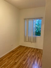 1492 W 27th St, Unit 1 in Los Angeles, CA - Foto de edificio - Building Photo