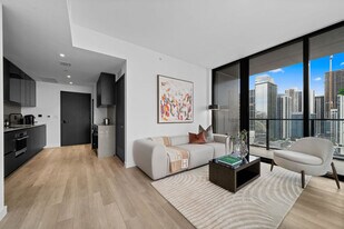 20 NE 11th St, Unit SI FL29-ID1621179P in Miami, FL - Building Photo