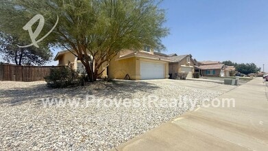 12436 Honeybear Ln in Victorville, CA - Building Photo - Building Photo