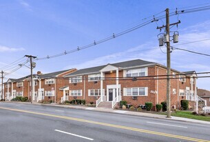 222 Elleen Ter in Hackensack, NJ - Building Photo