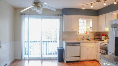 14 Scuppo Rd in Danbury, CT - Building Photo - Building Photo