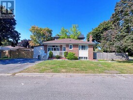 47 Gentry Crescent in Richmond Hill, ON - Building Photo