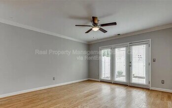 1224 Green Oaks Ln in Charlotte, NC - Building Photo - Building Photo