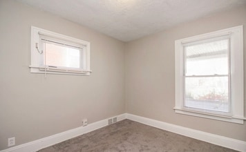 12904 Thornhurst Ave in Garfield Heights, OH - Building Photo - Building Photo