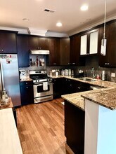 1037 W Monroe St in Chicago, IL - Building Photo - Building Photo